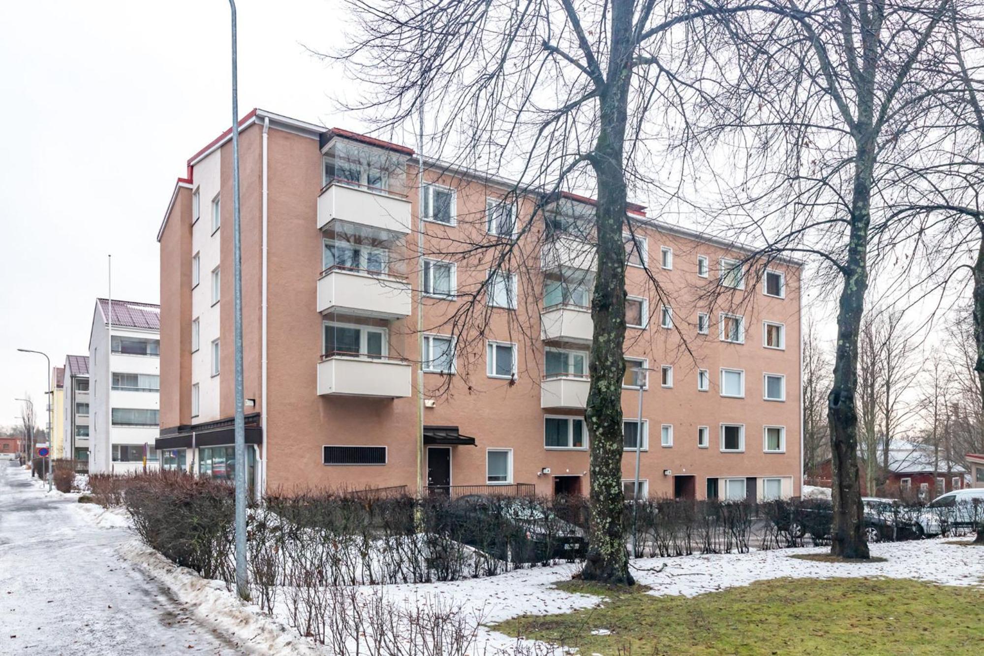 Near Center And Isku-arena With Free Parking